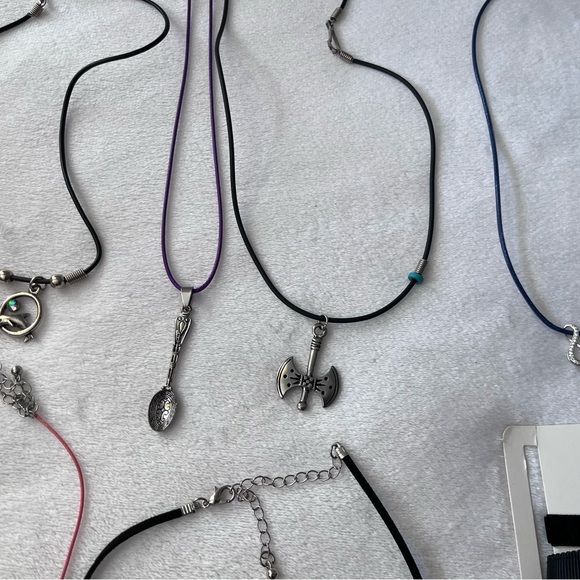 Bundle of String Necklaces and Chokers Lot of 8 - Picture 2 of 5